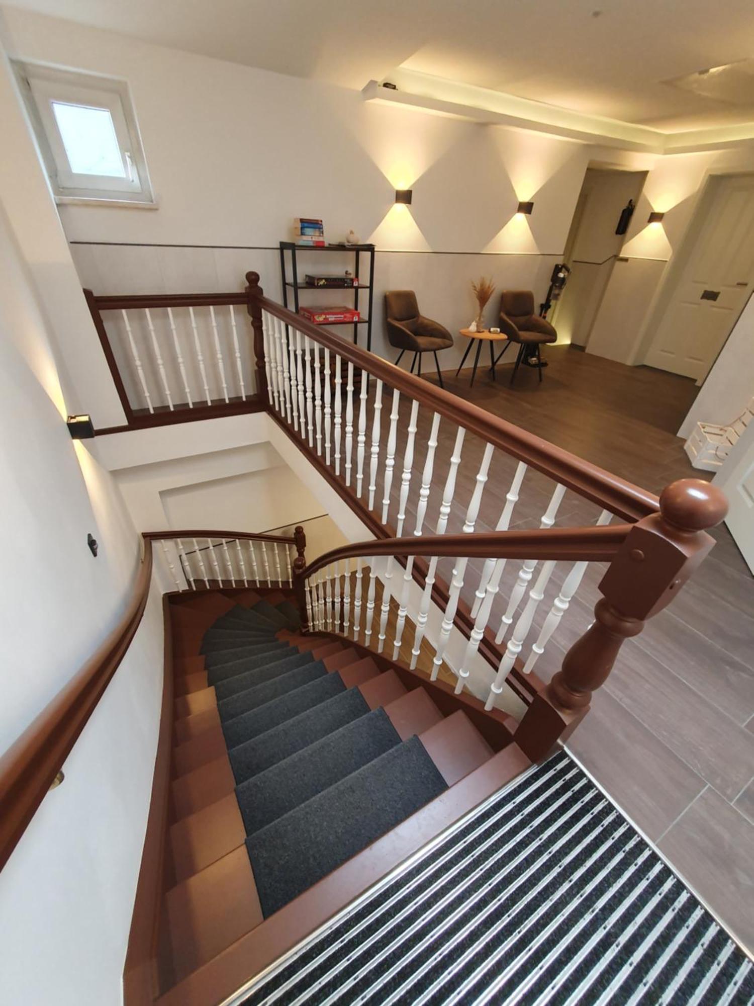Neumuehler Hof- Ferienwohnung "Benjamin" Mit Grosser Privater Dachterasse Und Guter Anbindung In Die City Schwerin  Eksteriør bilde